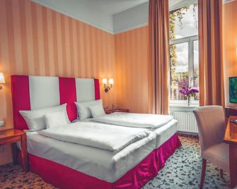 Hotel Villa Sanct Peter - Bad Neuenahr-Ahrweiler - Schlafzimmer