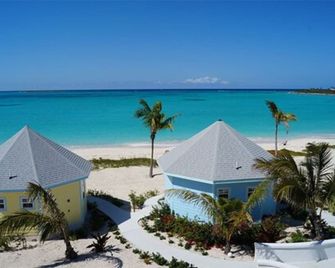 Paradise Bay Bahamas - Rokers Point Settlement - Beach