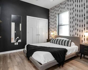 Walk to Vanderbilt and Belmont - Shuffle Board and Free Parking - Nashville - Camera da letto