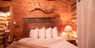 Elkhorn Cabins And Inn - West Yellowstone - Bedroom