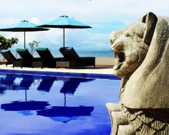Lombok Beach Villa - Senggigi - Piscina