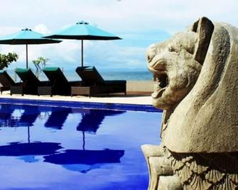 Lombok Beach Villa - Senggigi - Uima-allas