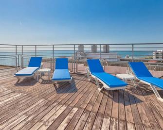 Mackenzie Beach Hotel & Apartments - Lárnaca - Balcón