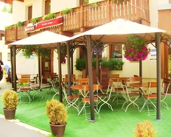 Penzion Sunski - Harrachov - Innenhof