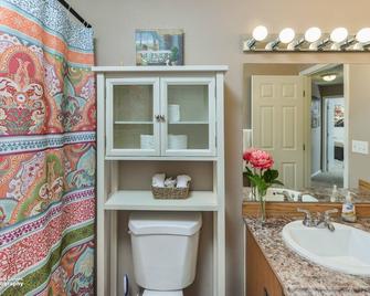 Close to Anchorage Airport, Lake Hood and the Cook Inlet coast - Anchorage - Baño