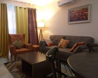 Kryx Apartment (Oyarifa Green hill) - Aburi - Living room