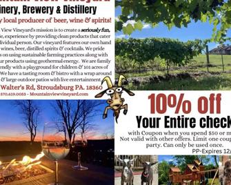 Poconos Farmhouse | Bunk Room + Hot Tub & Fire Pit - Tannersville