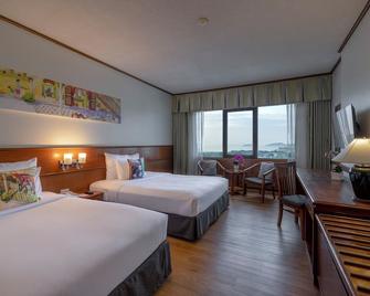 Royal Phuket City Hotel (SHA Plus+) - Phuket City - Bedroom