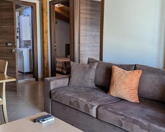 Samaras Apartments in Kamena Vourla - Kamena Vourla - Sala de estar