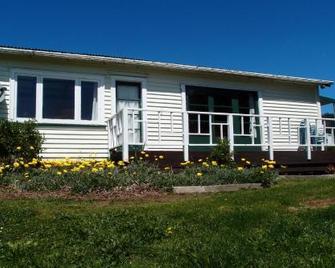 Waitomo Farmstay - Waitomo - Building