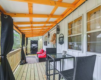 Hot Tub, Fire Pit Lake-View Catlettsburg - Catlettsburg - Balcón