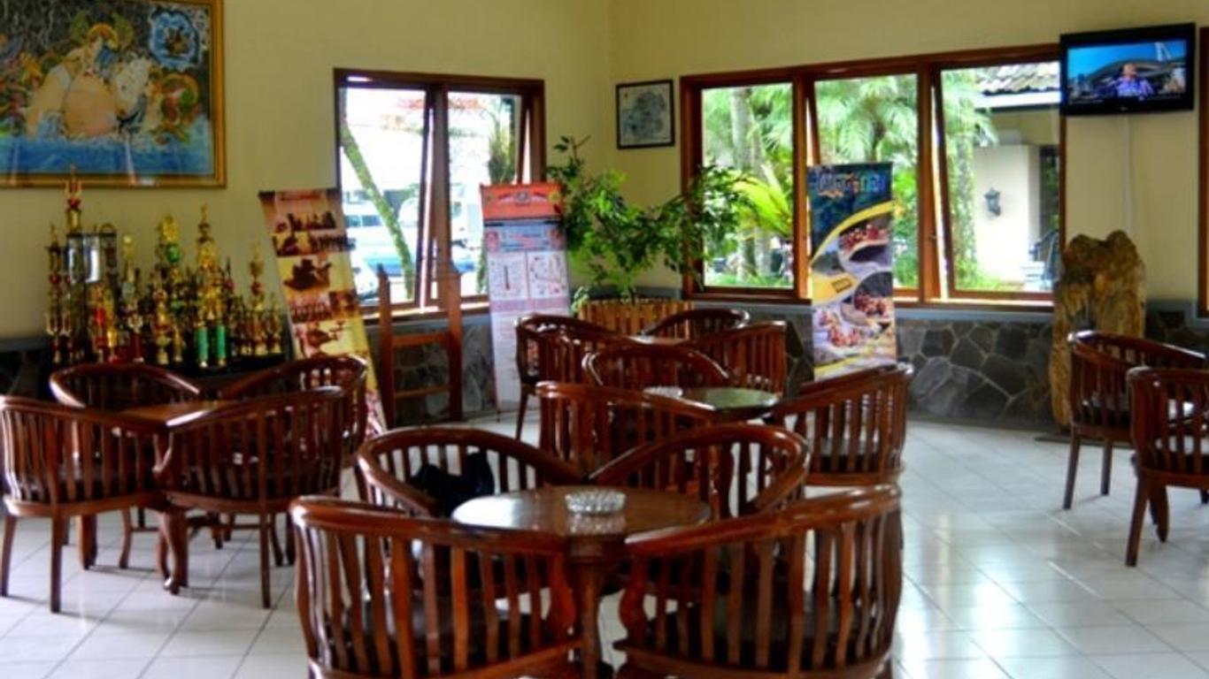 Augusta Hotel & Glamping Sukabumi