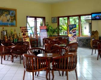 Augusta Hotel & Glamping Sukabumi - Sukabumi - Restaurant