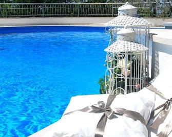Hotel Ristorante L'Ulivo - Mirabella Eclano - Pool