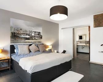 Schöne Altstadtwohnung In Neuruppin - Neuruppin - Slaapkamer