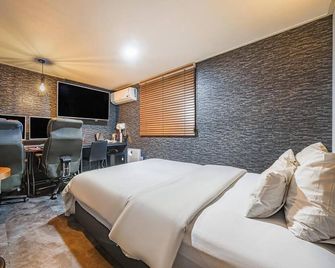 Bed Station - Incheon - Kamar Tidur