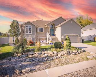 Pet Friendly, Lagoon, Western Sports Park Ski, 6 bedrooms, 9 beds - Farmington - Edificio