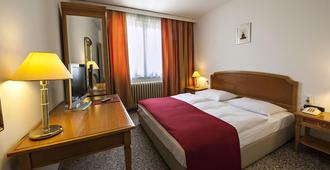 Hotel Zagreb - Zagrep - Yatak Odası