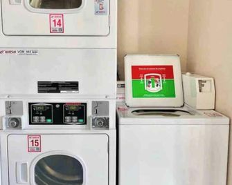 Cozy 2 bedroom Cottage by the River - Ehrenberg - Lavandería