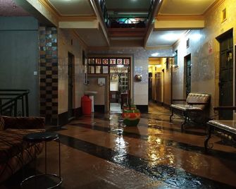 Oasis Hotel and Guest House. Voi - Voi - Lobby