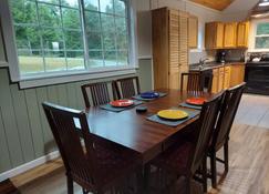 Serenity Cabin - Hohenwald - Dining room