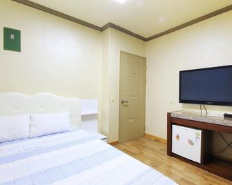 Yeosu Living - Yeosu - Habitación