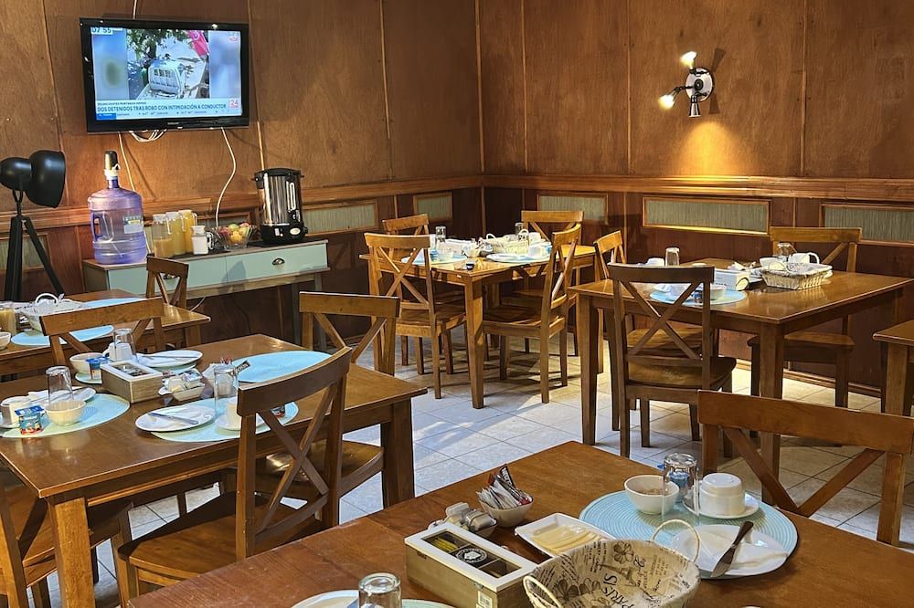 Hostal Don Guillermo - פוארטו נטאלס - מסעדה