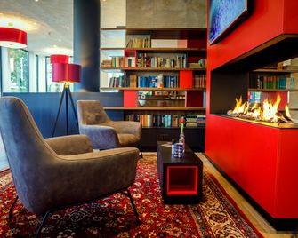 Bastion Hotel Nijmegen - Nijmegen - Salónek