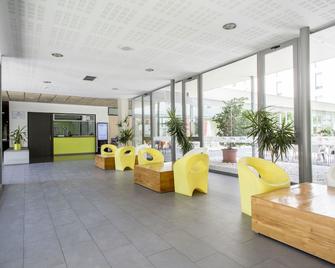 Residencia Universitaria Damia Bonet - Valencia - Lobby