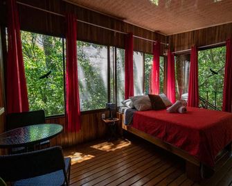 The Green Tree Lodge - 蒙特沃德 - 臥室