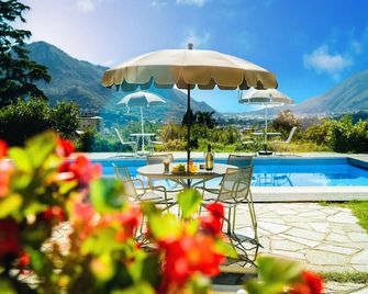 Montebello - Lecco - Piscina