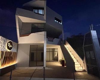 Edificio Regam - El Cuyo - Building
