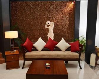 Colombo Mount Beach Hostel - Dehiwala-Mount Lavinia - Living room