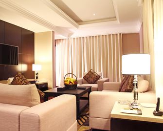 Holiday Jazan Hotel - Jazan - Obývací pokoj