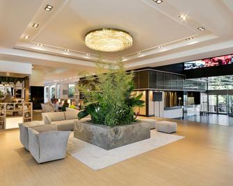 Melia Barajas - Madrid - Building