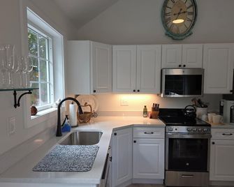 Perch, for work or wandering the Litchfield Hills - Southbury - Cocina