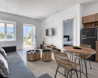 Elia Mykonos Resort - Mykonos - Living room