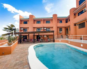 Hotel Uxulkah - Campeche - Piscina