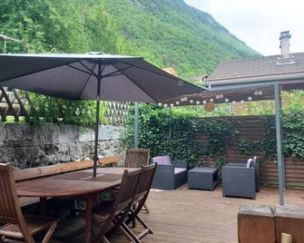 Maison Proches du Centre-ville et des Station Thermale. Animaux Acceptés ! - Aigueblanche - Binnenhof