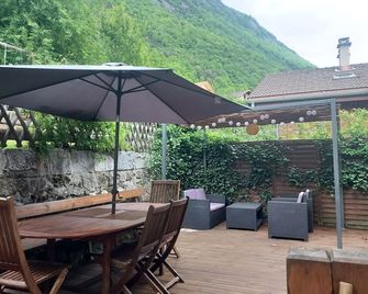 Maison Proches du Centre-ville et des Station Thermale. Animaux Acceptés ! - Aigueblanche - Patio