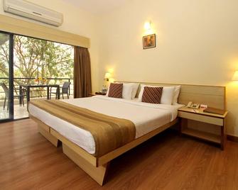 Hotel Phoenix Koregaon Park - Pune - Bedroom