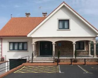 Val de Serantes - Ferrol - Building