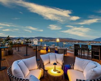 Kaya Palazzo Resort & Residences Le Chic Bodrum - Bodrum - Balcony