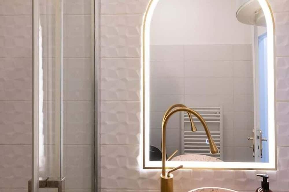 Le Hirvi - cocon zen et épuré à 10min Vieux Lyon - Lyon - Baño