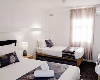 The Caledonian Inn - Port Fairy - Bedroom