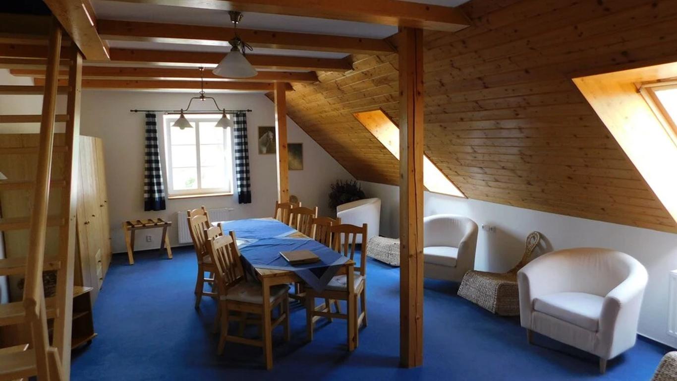 Apartmán-Hotel Jítravský Dvorec