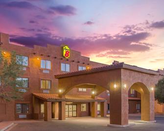 Super 8 by Wyndham Page/Lake Powell - Page - Building