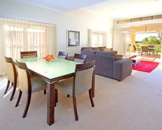 Magnolia Lane Apartments - Twin Waters - Comedor