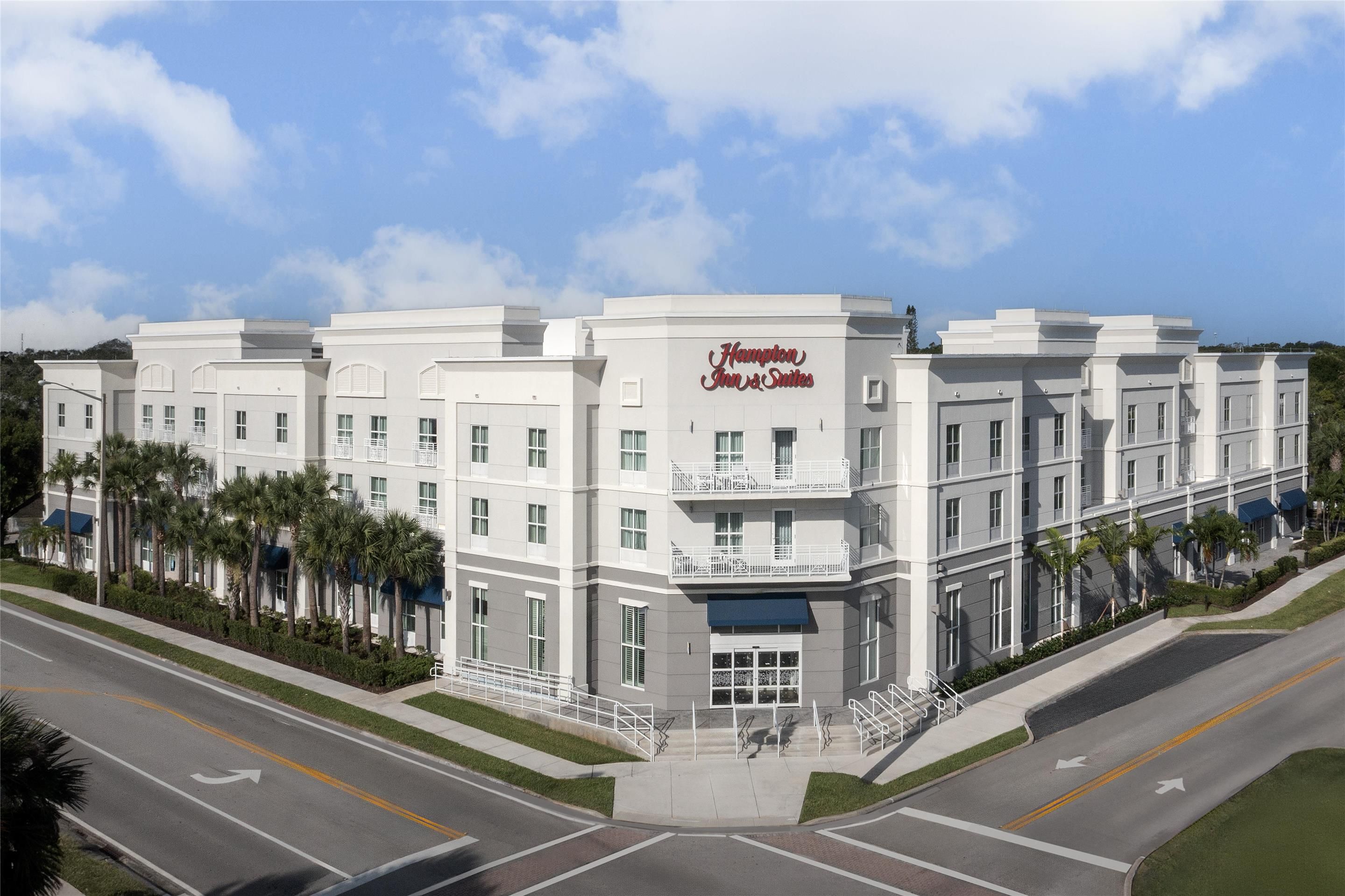 Hampton Inn & Suites Vero Beach Downtown - וורו ביץ' - בניין