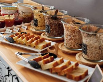 Casa Apollo Guesthouse - Faro - Buffet